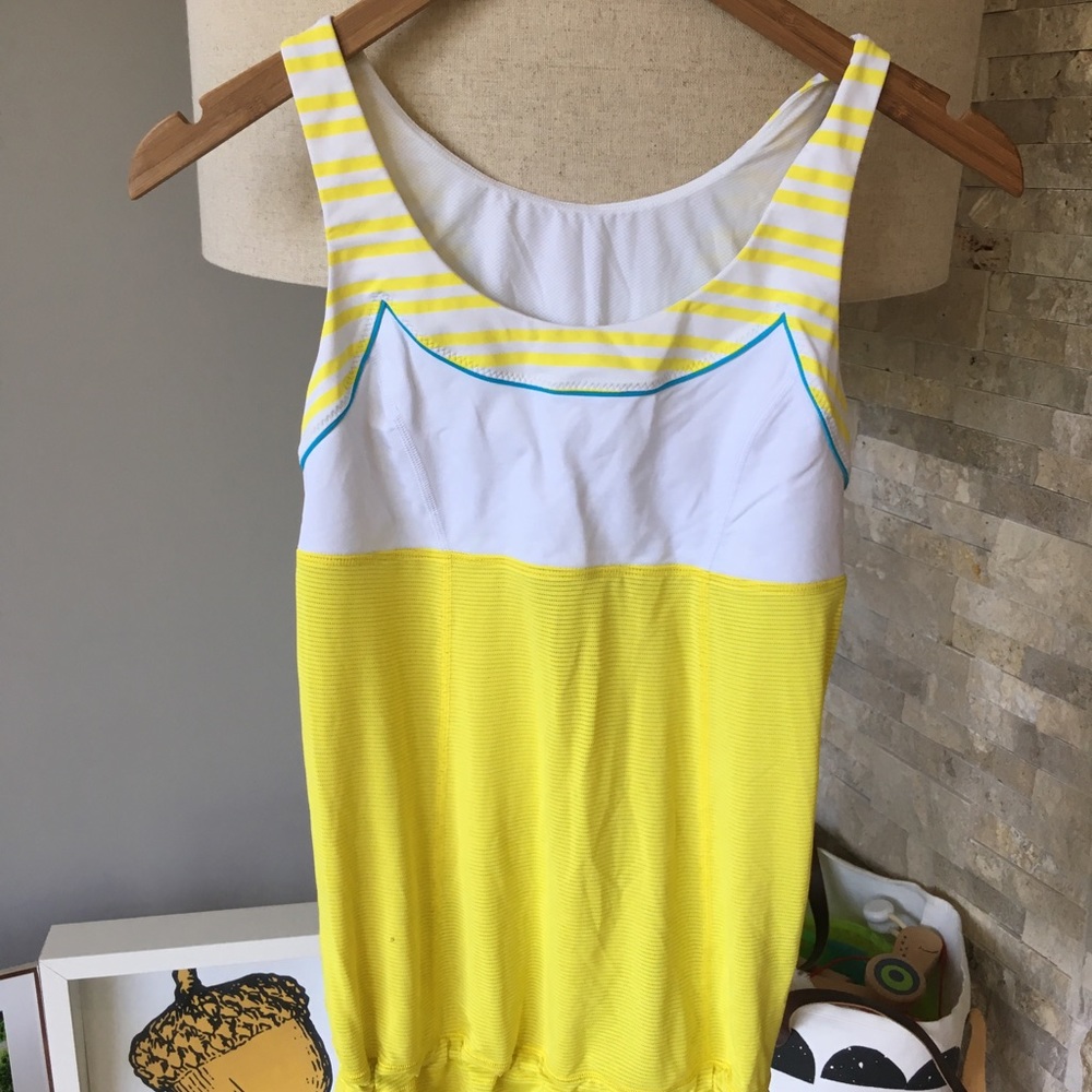 Lululemon workout top